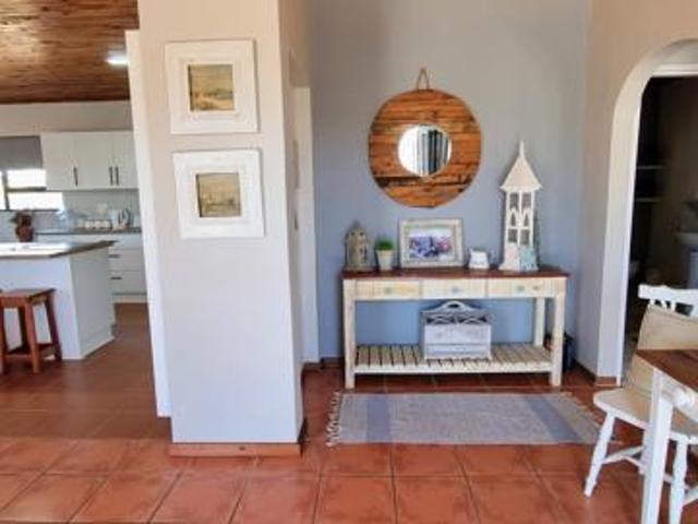 6 Bedroom House in Jeffreys Bay Central