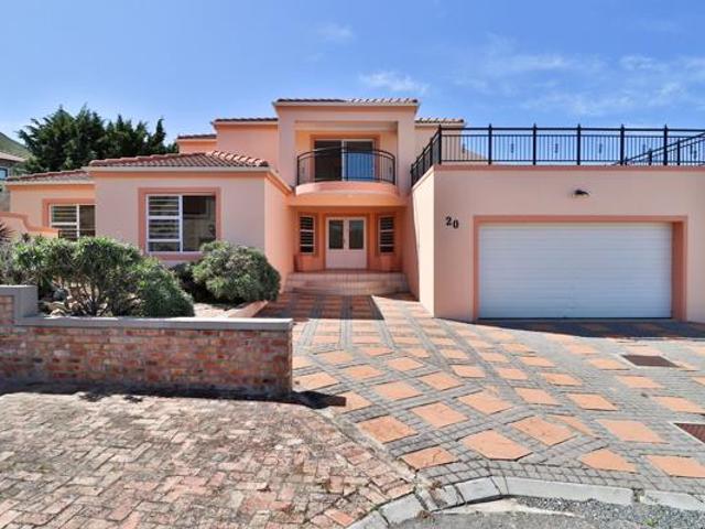 6 Bedroom House in Onrus