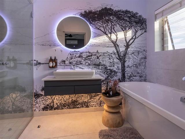 6 Bedroom House in Onrus