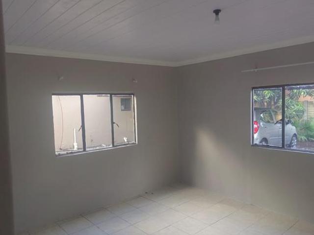 6 Bedroom House in Oos Einde
