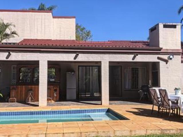 6 Bedroom House in Observation Hill
