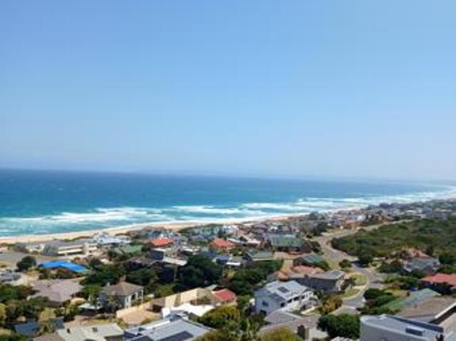 6 Bedroom House in Outeniqua Strand