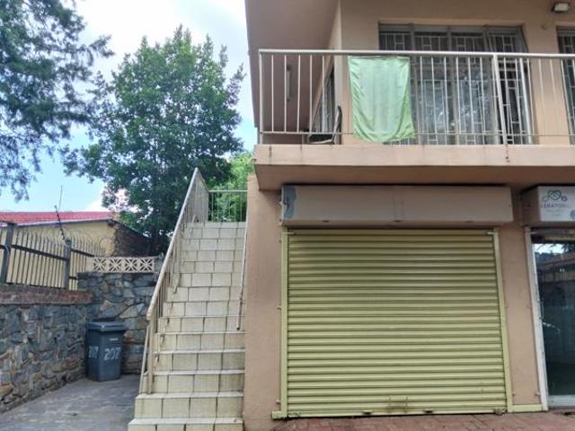 6 Bedroom House in Laudium