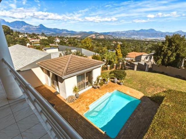 6 Bedroom House in La Concorde