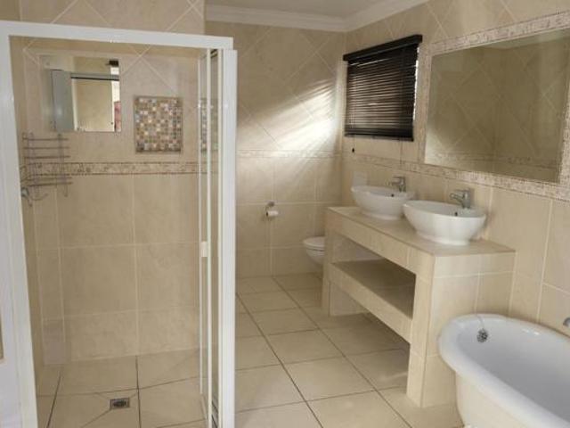 6 Bedroom House in Langebaan Central