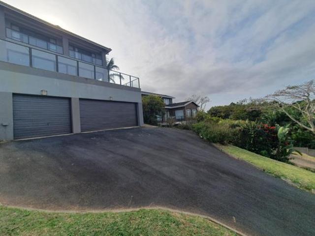 6 Bedroom House in Leisure Bay