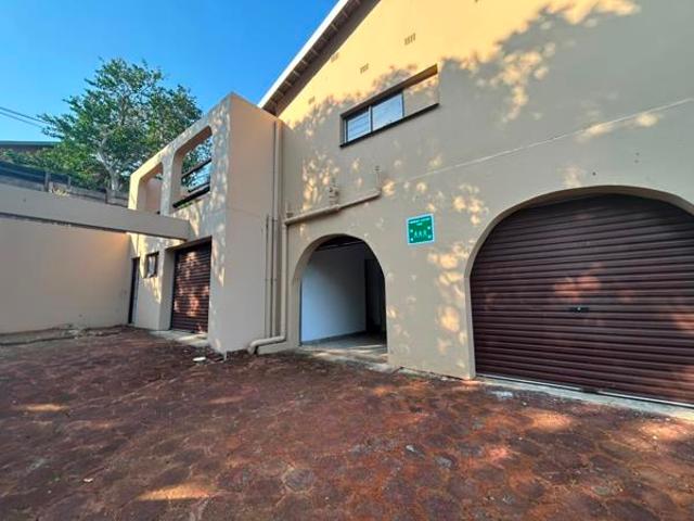 6 Bedroom House in Leisure Bay