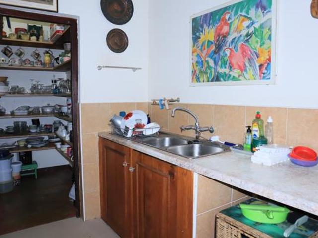 6 Bedroom House in Leisure Bay