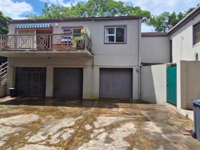 6 Bedroom House in Leisure Bay