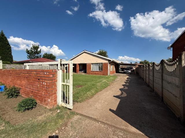 6 Bedroom House in Lennoxton