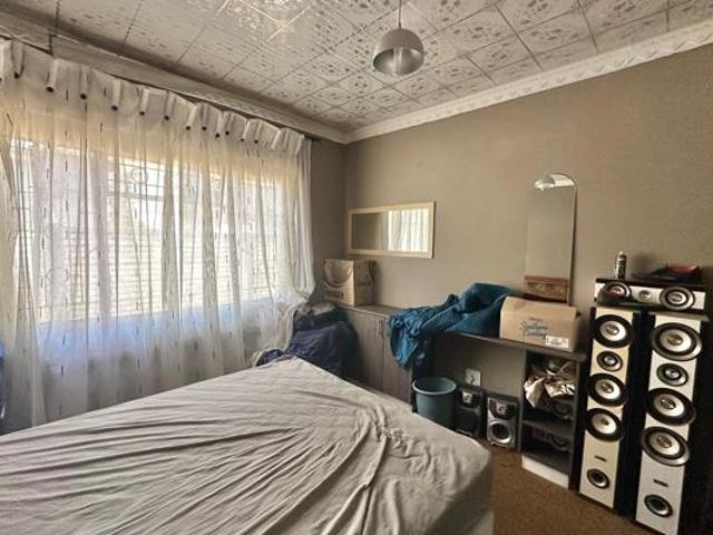 6 Bedroom House in Lennoxton