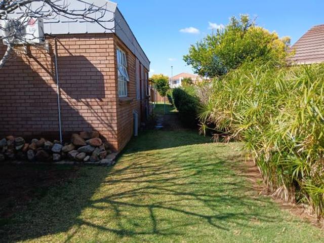 6 Bedroom House in Leopard Park
