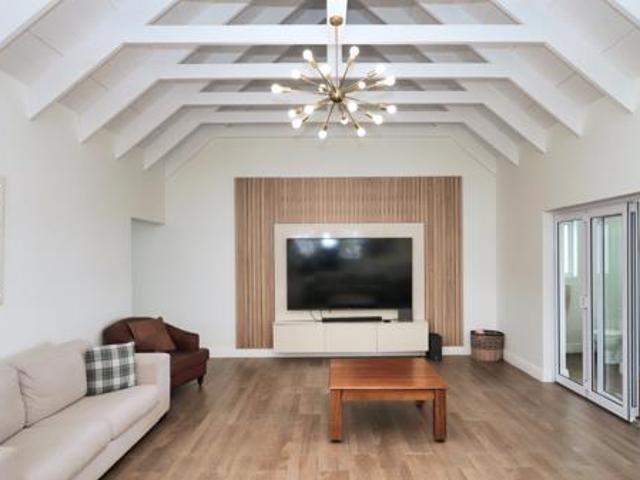 6 Bedroom House in Mount Royal Golf Estate