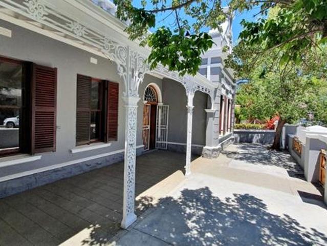 6 Bedroom House in Montagu