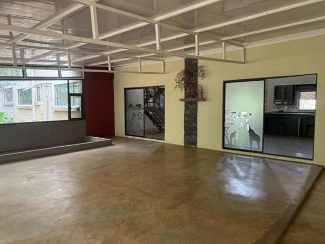 6 Bedroom House in Mooinooi