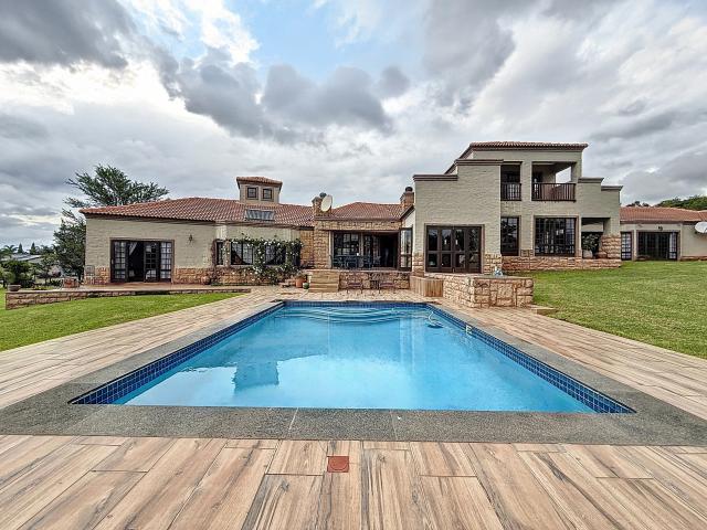 6 Bedroom House in Mooikloof Equestrian Estate