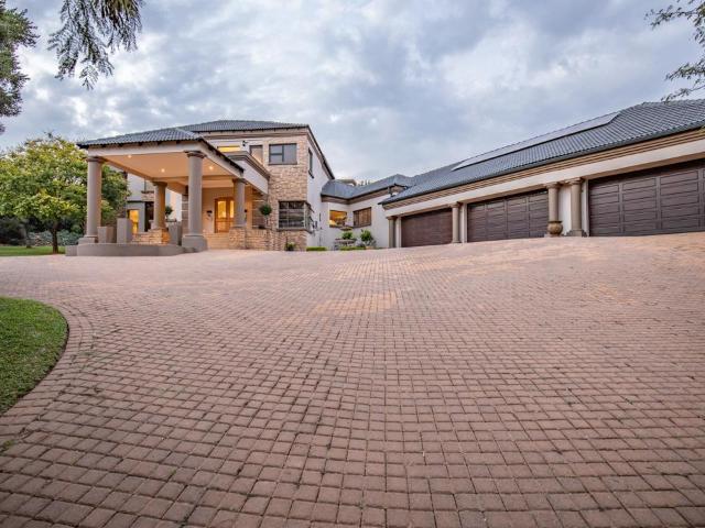 6 Bedroom House in Mooikloof Equestrian Estate