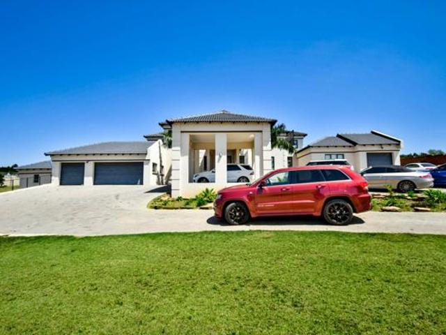 6 Bedroom House in Mooikloof Glen Estate