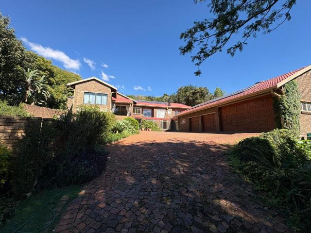 6 Bedroom House in Moreletapark