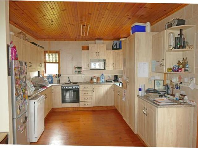 6 Bedroom House in Marina Beach
