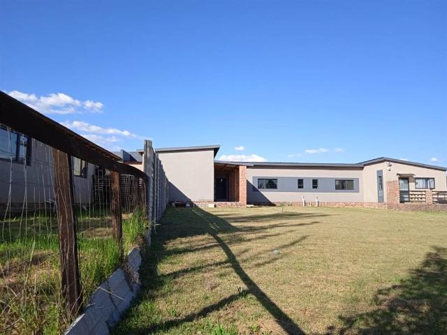 8 Bedroom House in Marister