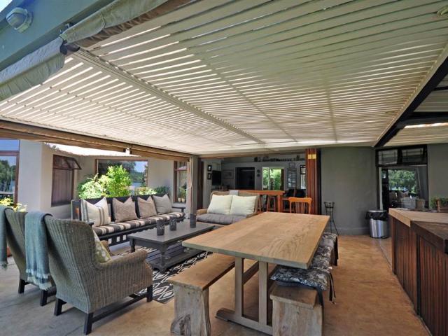 6 Bedroom House in Marlbank