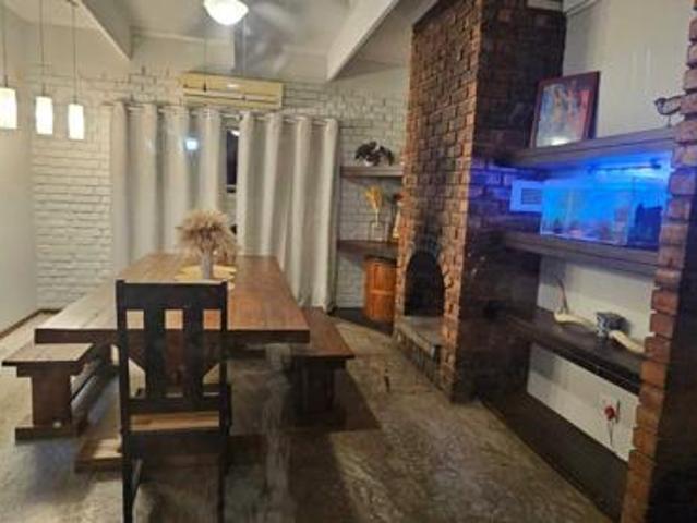 6 Bedroom House in Meer En See