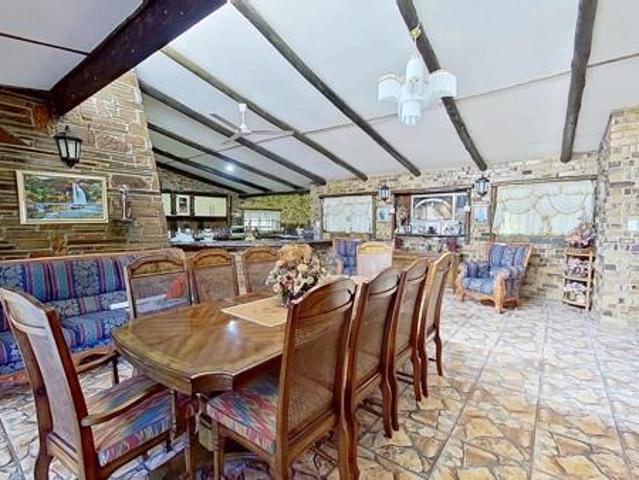 6 Bedroom House in Meiringspark