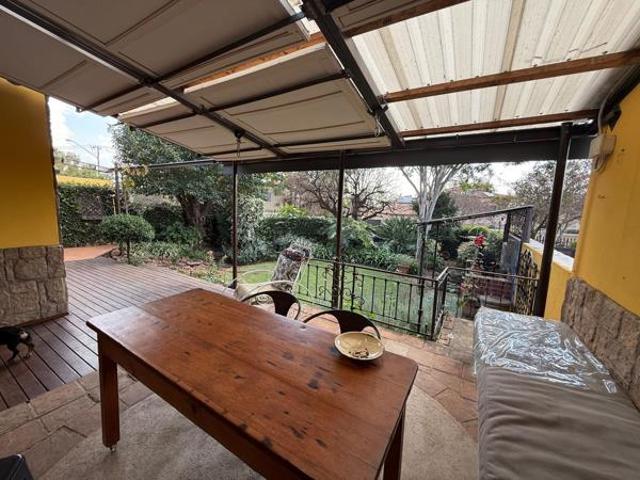 6 Bedroom House in Menlo Park