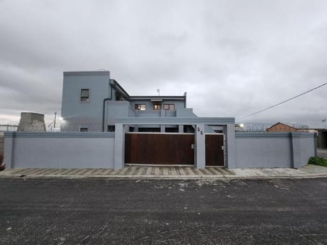 6 Bedroom House in Mfuleni
