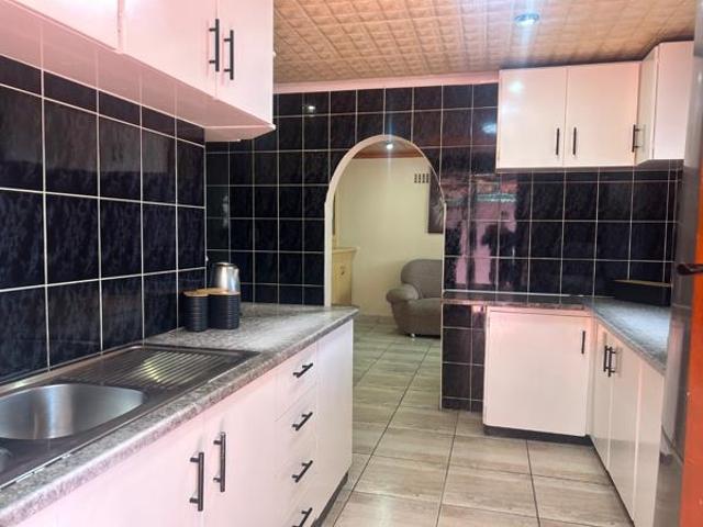 6 Bedroom House in Mitchells Plain