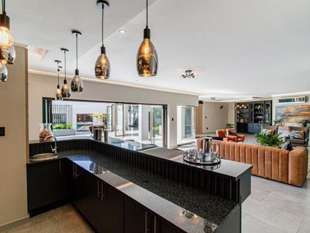 6 Bedroom House in Midstream Estate