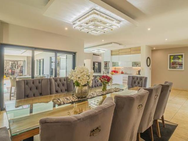 6 Bedroom House in Midstream Ridge