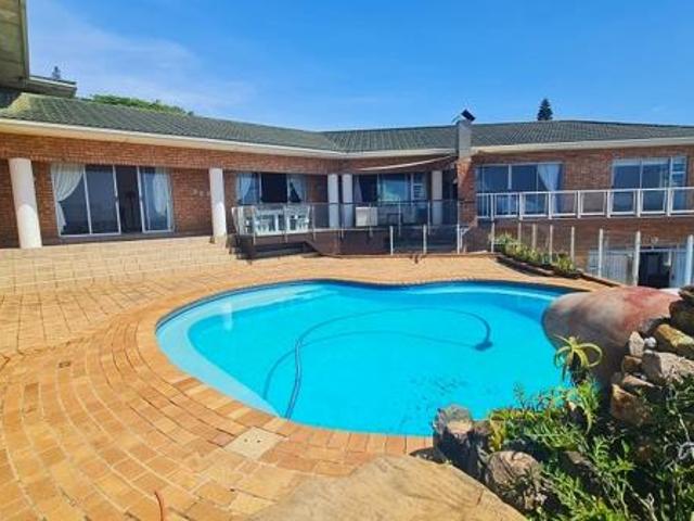 6 Bedroom House in Mtwalume