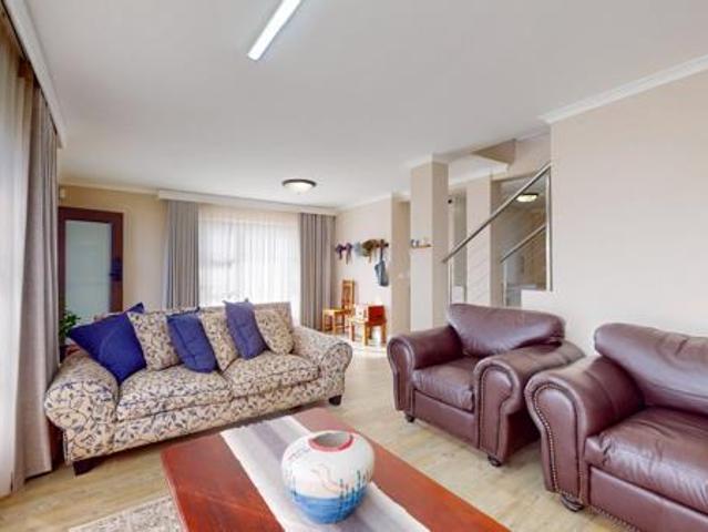 6 Bedroom House in Myburgh Park
