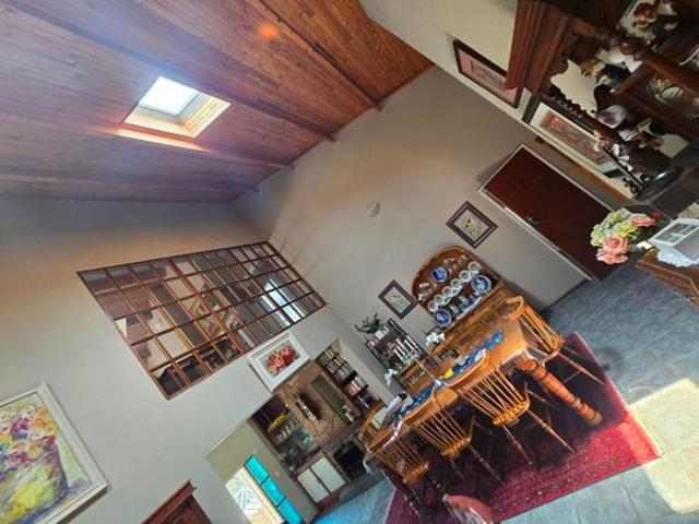 6 Bedroom House in Noordrand