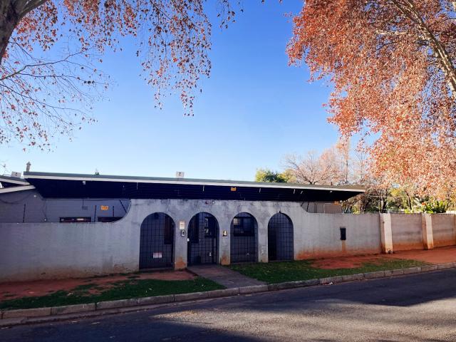 6 Bedroom House in Norwood
