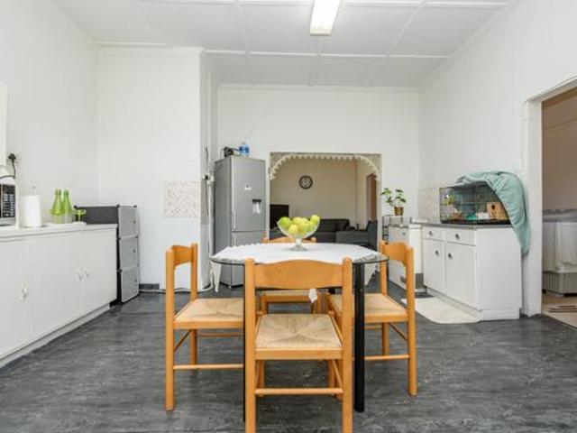 6 Bedroom House in North End