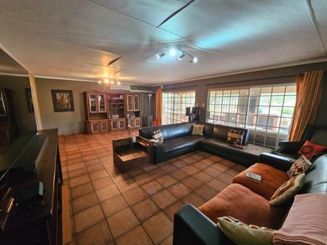 6 Bedroom House in Northam