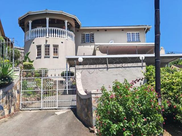 6 Bedroom House in South Ridge
