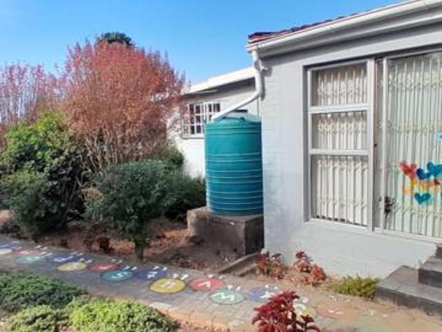 6 Bedroom House in Southernwood