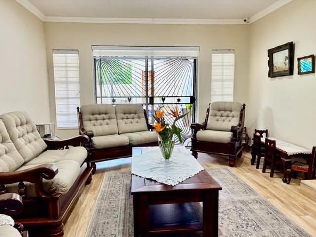 6 Bedroom House in Safari Gardens
