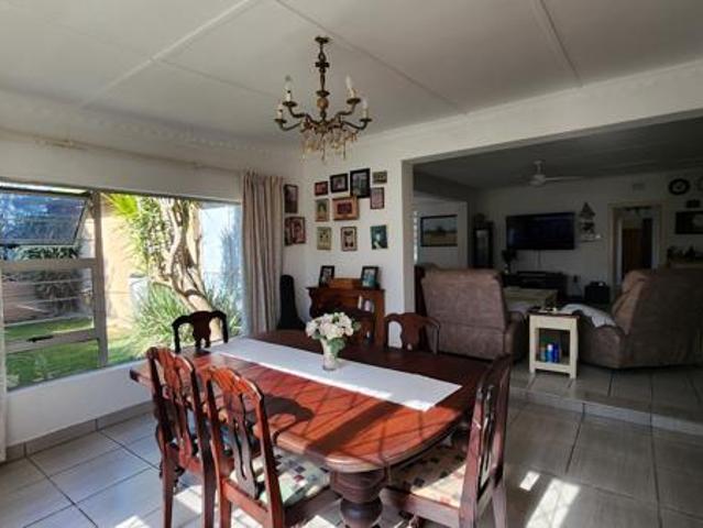 6 Bedroom House in Sea Park