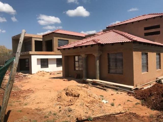6 Bedroom House in Seasons Lifestyle Estate