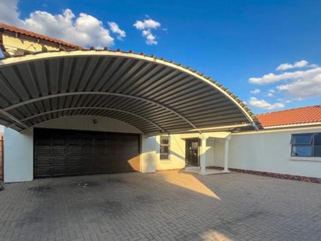 6 Bedroom House in Secunda