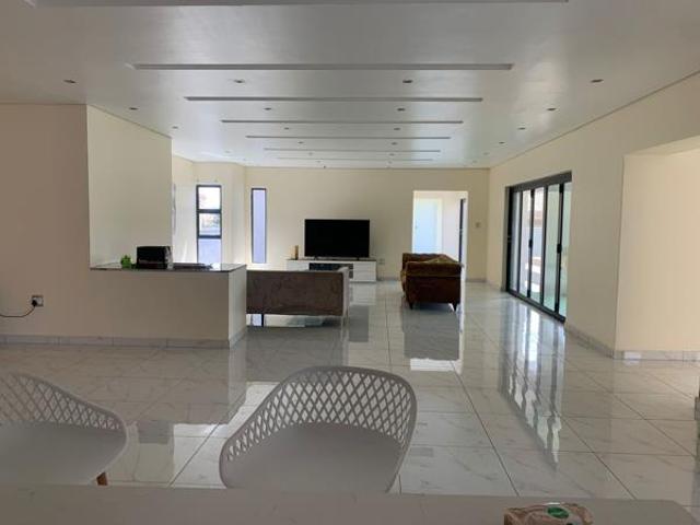 6 Bedroom House in Shellyvale