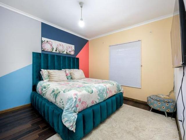 6 Bedroom House in Silwood Heights