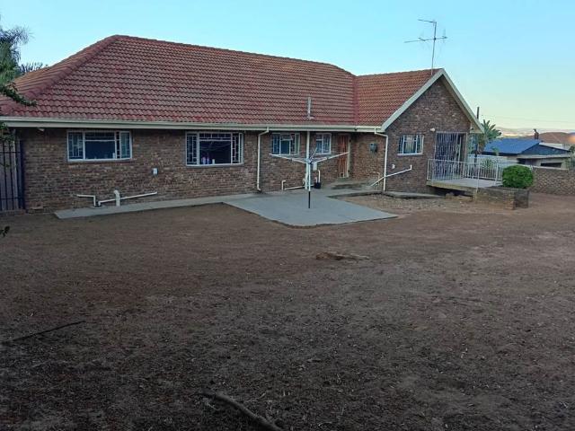 6 Bedroom House in Silverton
