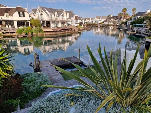 6 Bedroom House in St Francis Bay Canals