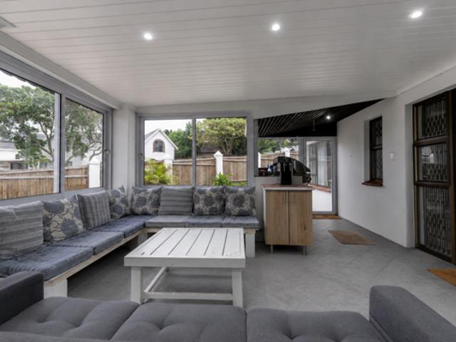 6 Bedroom House in St Francis Bay Village